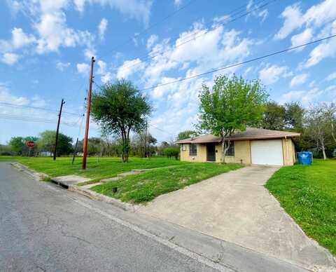 206 N minneapolis, Beeville, TX 78102