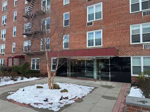 210-50 41st Ave, Bayside, NY 11361