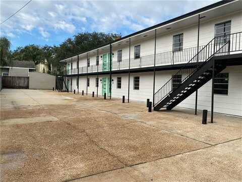 912 FOURTH Street, New Orleans, LA 70130