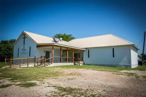 205 E Carver Street, Alvarado, TX 76009