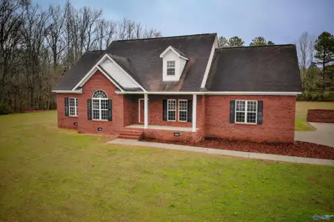 10 Price Circle, Decatur, AL 35603