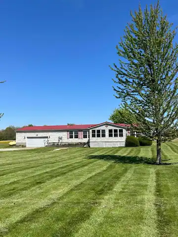 5878 SW Winchester Southern Road, Stoutsville, OH 43154