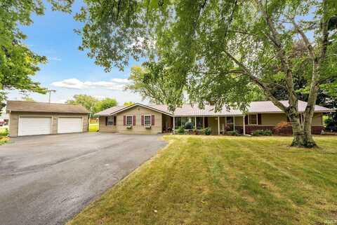 413 E PICKWICK Drive, Syracuse, IN 46567