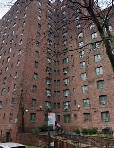 1560 Metropolitan Avenue, Bronx, NY 10462