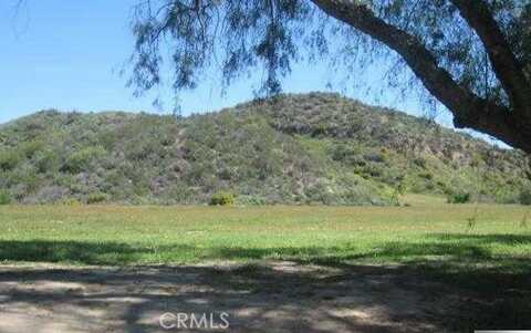 15840 Sierra Highway, Canyon Country, CA 91390