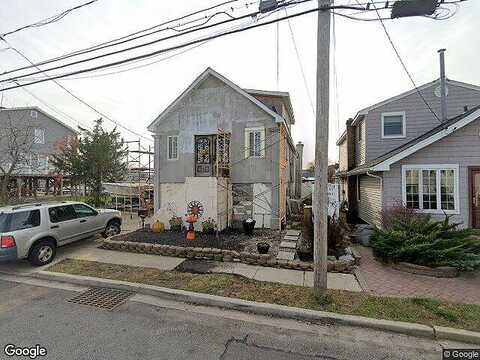 9Th, LINDENHURST, NY 11757