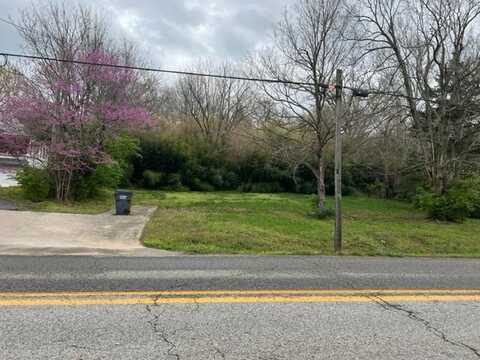 582 N Mission BLVD, Fayetteville, AR 72701