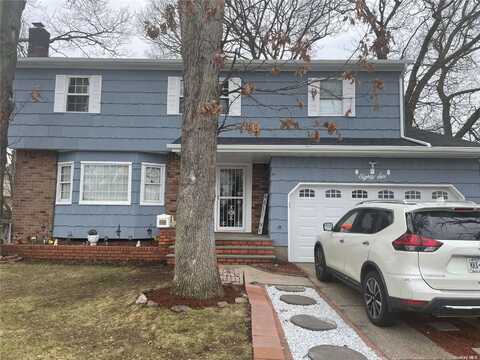 86 Jerusalem Avenue, Massapequa, NY 11758