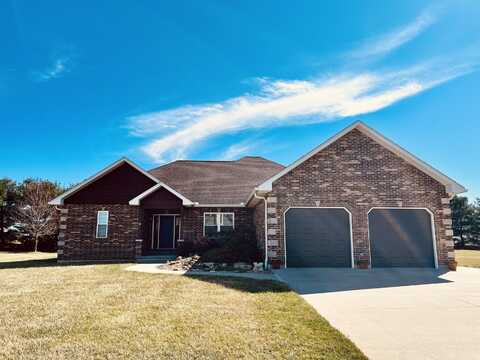 204 Meadow Crest CT, Marshall, MO 65340