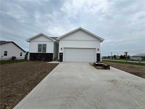 103 All Saints Drive, Stuart, IA 50250