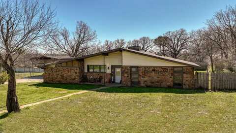 201 32nd Street NW, Mineral Wells, TX 76067