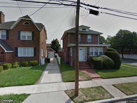 12Th, NEW HYDE PARK, NY 11040