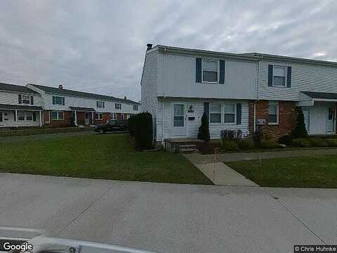 Essex Dr, MENTOR, OH 44060