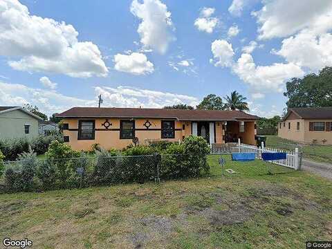 Avenue H, BELLE GLADE, FL 33430