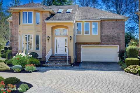 18 Spyglass Hill Court, Holmdel, NJ 07733