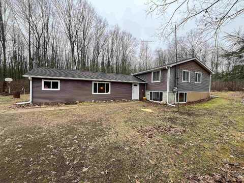 621 W Clarence, Harrison, MI 48625