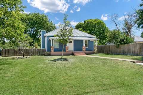 228 Barnett St, Kerrville, TX 78028