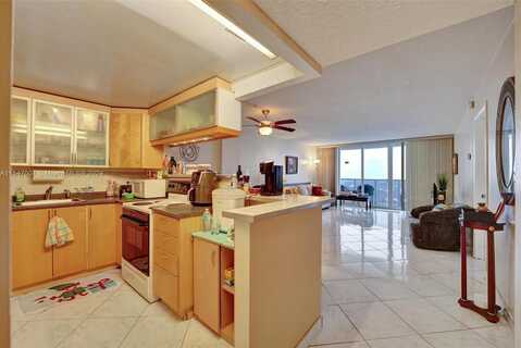 3800 S Ocean Dr, Hollywood, FL 33019