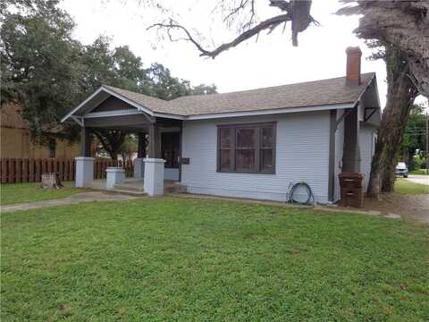 409 W King Avenue, Kingsville, TX 78363