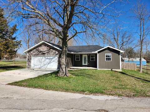 613 East Summit Avenue, Seymour, MO 65746