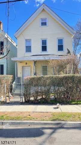 196 Hickory St, Orange, NJ 07050