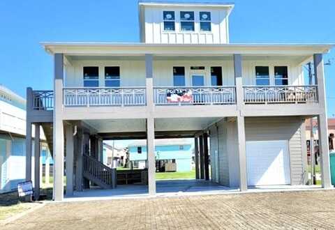 2200 Crab St, Crystal Beach, TX 77650