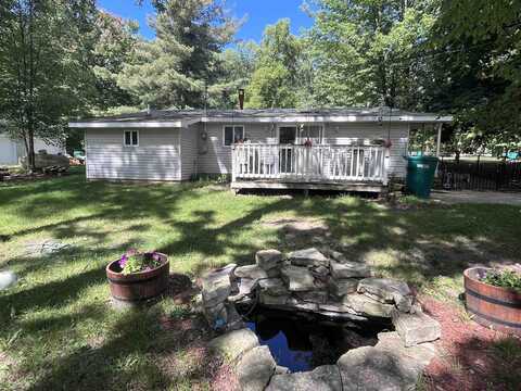 2041 Lois, Harrison, MI 48625