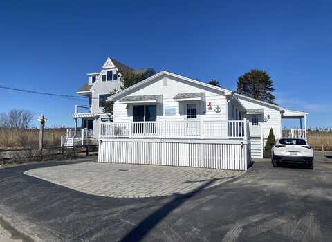 542 Ocean Avenue, Wells, ME 04090