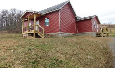 1061 Harmony Grove Road, Grafton, WV 26354