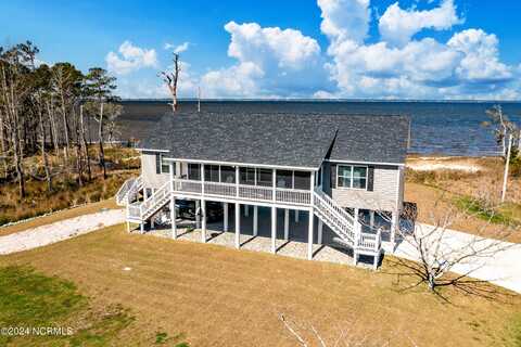 804 Berrys Creek Road, Beaufort, NC 28516