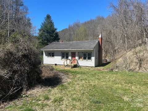 561 Deyton Road, Bakersville, NC 28705