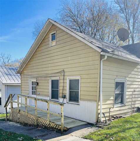 323 Locust St, Burlington, IA 52601