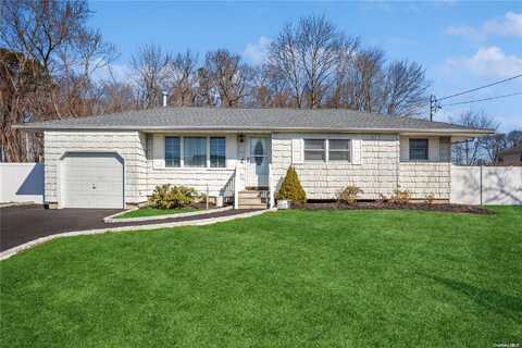 26 N Larry Road, Selden, NY 11784