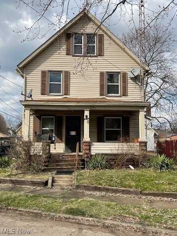 321 Chicago Place NW, Canton, OH 44703