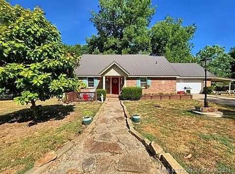 702 Wilson Avenue, Tahlequah, OK 74464