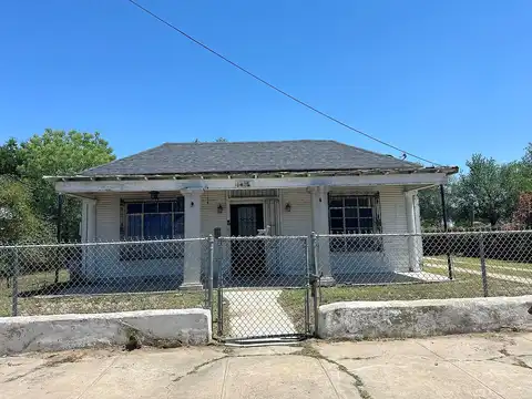 Davis, LAREDO, TX 78040