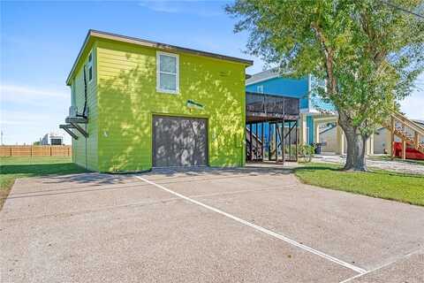 108 Port Ave., Rockport, TX 78382