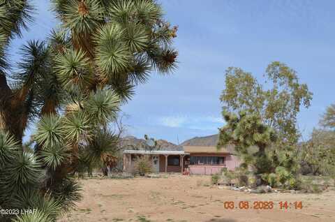 11841 S Carrow Rd, Yucca, AZ 86438