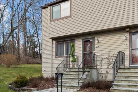 10 Squires Gate, Poughkeepsie, NY 12603