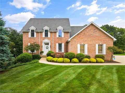 8483 Ivy Hill Drive, Poland, OH 44514