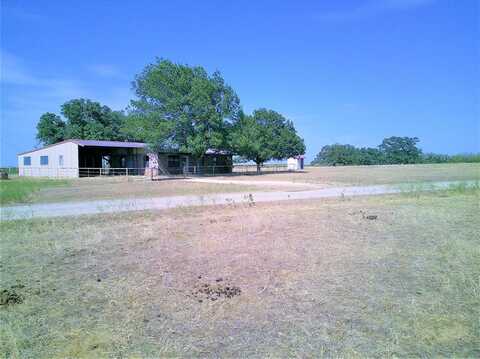 760 Land Road, Henrietta, TX 76365