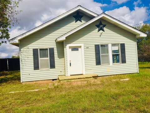 400 W Pecan Street, Bangs, TX 76823