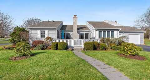 114 St. Andrews Circle, Southampton, NY 11968