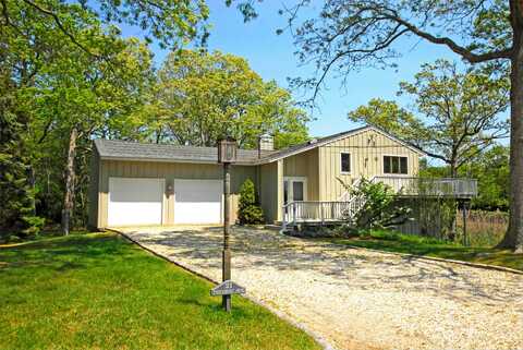 21 Peconic AVenue, Shelter Island, NY 11964