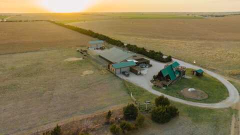 2286 20th Ave, Offerle, KS 67563