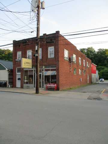 19 East Main St, Glenville, WV 26351