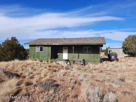 42655 W Roaming Way, Seligman, AZ 86337