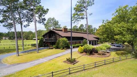 222 Cross Country Lane, Southern Pines, NC 28387
