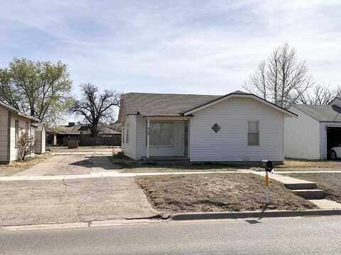 409 W Bedford St, Dimmitt, TX 79027