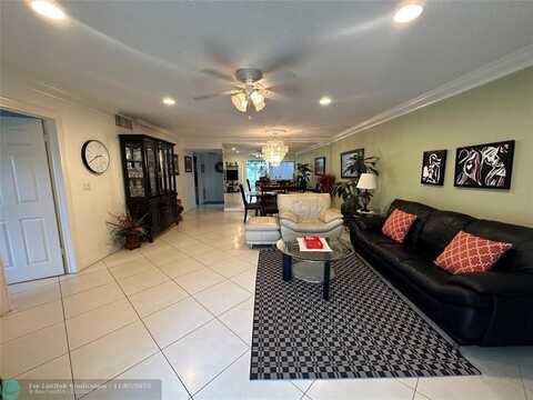 3990 NW 42nd Ave, Lauderdale Lakes, FL 33319
